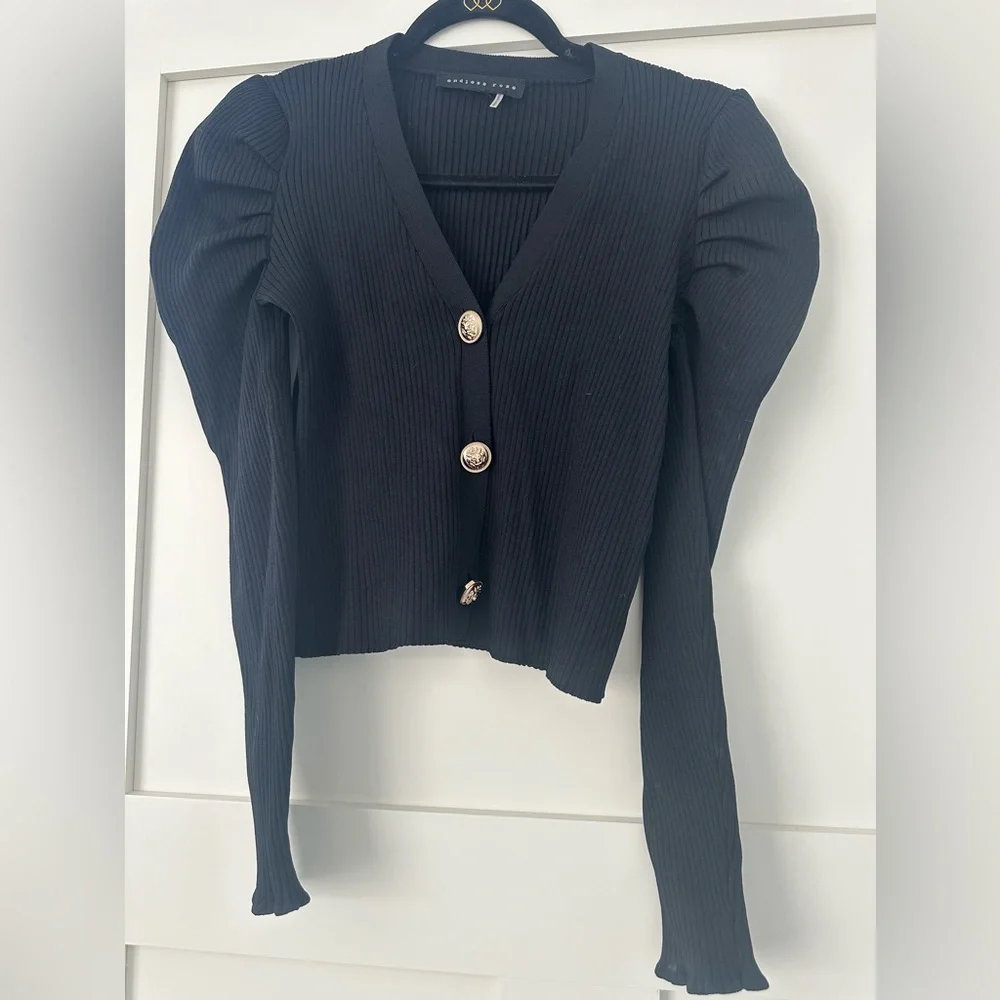 Vici black blouse in S - Picture 1 of 2
